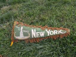 Vintage New York Pennant Pillow Statue Of Liberty Souvenir Fringe Handmade Usa(W-T-Gr - thumbnail 1