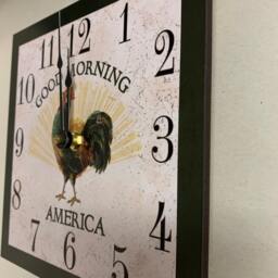 Rustic Square Rooster Clock For Kitchen - thumbnail 3