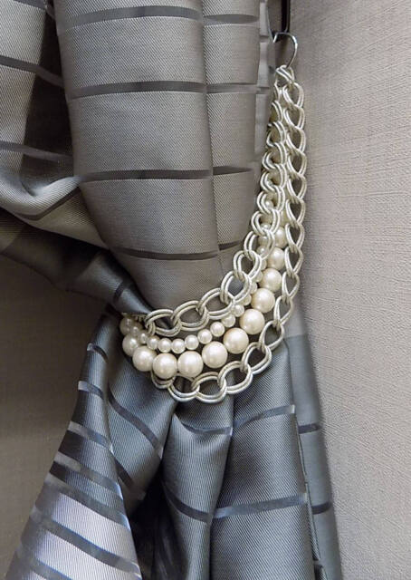 Set 4 Multistrand Tiebacks Silver Chains & Faux Pearls - image 1