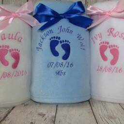 Personalised Baby Blanket Embroidered Footprints Name Date Weight Newborn Christening Gift New Baby - thumbnail 3