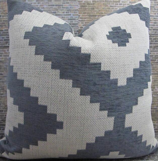 3Bm Designer Pillow Cover, Lumbar, 16 X 16, 18 18, 20 20, 22 22, Pixel Geometric, Grey - image 1