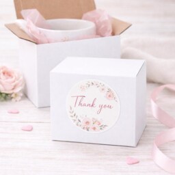 Personalized Flamingo Candle, Linen Scent, Animal Gift - thumbnail 2