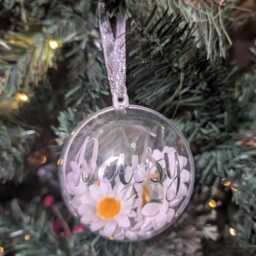 Personalised Daisy Bauble, Sunflower Flower Forget Me Not Rose Gerbera Christmas Daisy - thumbnail 3