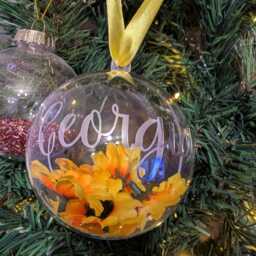 Personalised Daisy Bauble, Sunflower Flower Forget Me Not Rose Gerbera Christmas Daisy - thumbnail 2