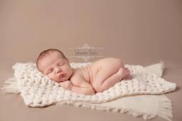 Cream Newborn Baby Blanket Chunky Photo Prop