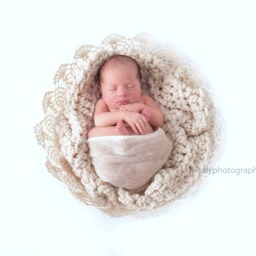 Cream Newborn Baby Blanket Chunky Photo Prop - thumbnail 3