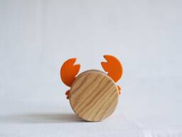 Handcrafted Oak Rolling Crab Toy, Toddler Push Toy - thumbnail 1