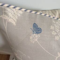 Vanessa Arbuthnott Cow Parsley Pioed Cushion Cover Clay & Cornflower 45cm - thumbnail 3