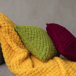Chunky Knit Yellow Blanket & Pillow Set, Hypoallergenic Micro Polyester, Chunky Soft Plaid With Cusion - thumbnail 3
