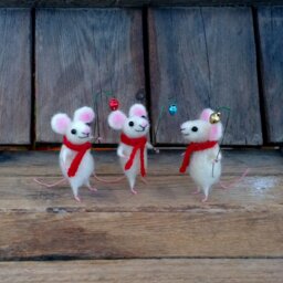 Felted Mouse Miniature Christmas Mouse With Bell Mini Animal Needle Felt Xmas Mice Cute Gift Collectible Dollhouse Woolen Soft Sculpture - thumbnail 3