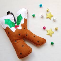 Personalised Christmas Pudding Hanging Letter. 18cm Felt Initial. Tree Decoration. Childrens Bedroom Decor Stocking Filler - thumbnail 2