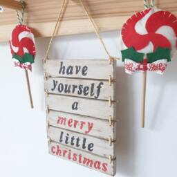 Merry Little Christmas Sign, Wall Art Decor, Xmas Hanging Wood Holiday Home Decor - thumbnail 2
