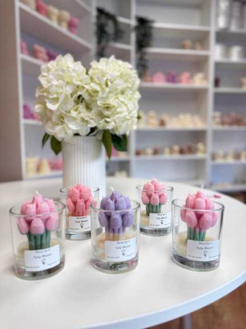 Tulip Bloom Candle Jar/Scented Soy Wax Perfect Gift - image 1