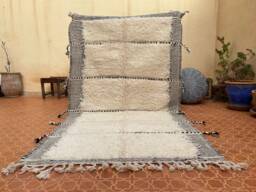 Handwoven Moroccan Zanafi Rug - White Berber All Wool - thumbnail 1