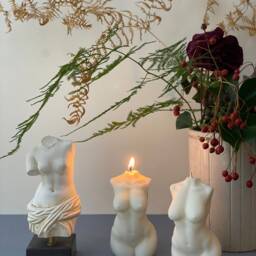 Aphrodite Body Candle - Scented Soy Wax Female Bust Sculptural Goddess Romantic Home Decor Gift - thumbnail 4