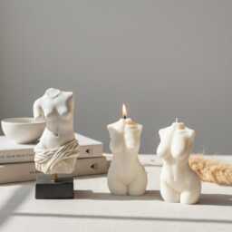 Aphrodite Body Candle - Scented Soy Wax Female Bust Sculptural Goddess Romantic Home Decor Gift - thumbnail 2