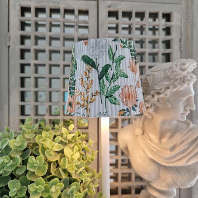Cordless Touch Lamp. Beautiful Peach/Apricot Design Decoupaged Usb Rechargeable No Plugs Or Sockets Needed. Cordless - image 1