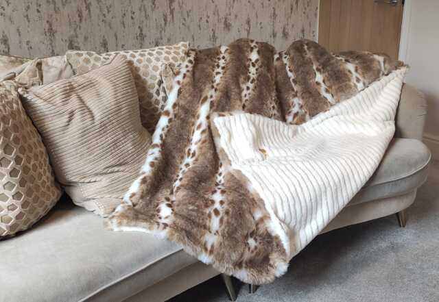 Handmade Lynx Faux Fur Throw Tan & White, Cream Striped Lining - image 1