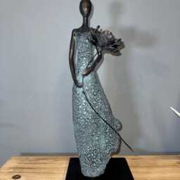 Elegant Woman Figurine, Contemporary Home Decor, Stylish Detailed Ornament - Flower Front - thumbnail 2