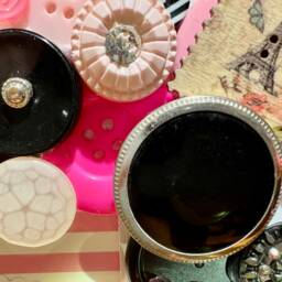 French Button Frame in Pink Black & White ~ Parisian French Traveler Travel Shabby Chic Retro Decor 4x6 Photo - thumbnail 3