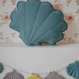 "Linen Shell Pillow ""Eye Of The Sea" - thumbnail 3