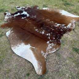 Exotic Cowhide Rug Brown & White-Genuine Skin Rugs-Hair On For Home Decor-Luxury Floor Area Rugs-Brazilian - thumbnail 2