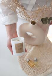 Soy Candle, Scented Wooden Wick, Strong Women - thumbnail 1