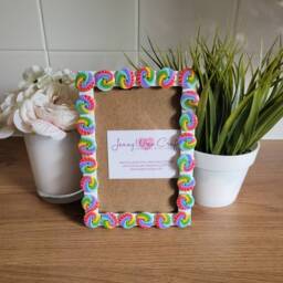 Rainbow Swirl Wooden Button Photo Frame 4 X 6 Inches - thumbnail 3