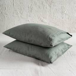 Moss Green Linen Duvet Cover Set, Coconut Button Closure - thumbnail 3