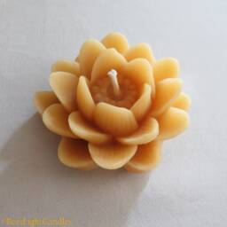 Delicate Lotus Flower Candle/100% Pure & Natural Beeswax Clean Burning Birthday Wedding Events Summer Spring Flowers - thumbnail 2