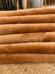 Beautiful Caramel Coloured Sheepskinrug, Short Wool , Shearling Upholstery Sheepskin Throw Butterscotch Honey, Genuine - thumbnail 1