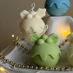 Handmade Christmas Bauble Soy Candle Holiday Home Decor - thumbnail 3