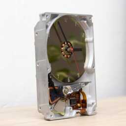 Desk Clock Made Of A Recycled Computer Hard Drive - Hdd Father's Day Gift, Computer Geek Gift - thumbnail 3