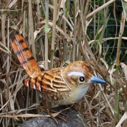 Metal Wren Sculpture British Bird Garden Ornament - thumbnail 1