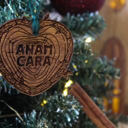Anam Cara Christmas Ornament Wood Bauble Festive Rustic Handmade Ireland Pyrography Tree Decoration Gaelic Soul Friend Celtic Mate - thumbnail 3