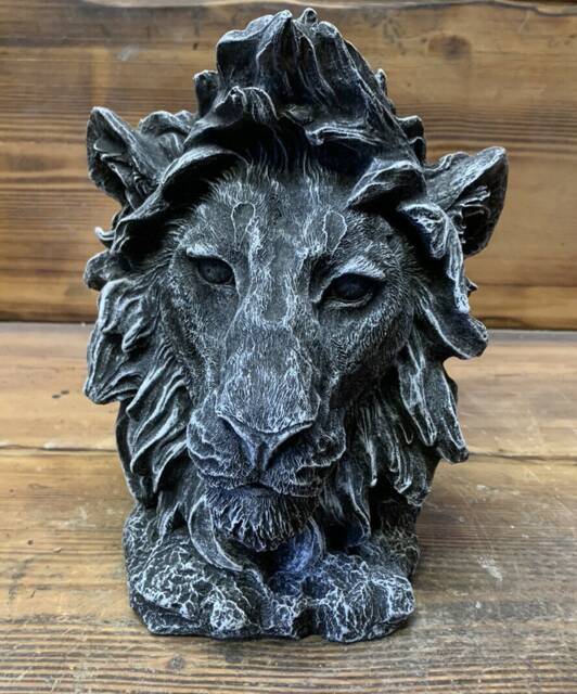 stone Garden Detailed Lion Head Highlighted Gift Ornament - image 1