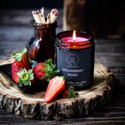 Fresh Strawberry, White Rum & Lime Scented Soy Candle - 150G Strawberry Daiquiri Cocktail/Gift - thumbnail 1