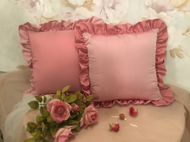 Powder Pink For The Cushion With Voile in Fine Taffeta - image 1