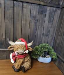 Large Christmas Highland Cow Figurine - Holiday Coo Ornament With Santa Hat Candy Cane, Festive Farmhouse D??cor, Cute Winter Collectible