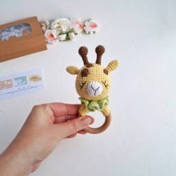 New Mom Gift Box Package, Neutral Basket With Giraffe Toy, Newborn Baby Safari - thumbnail 3