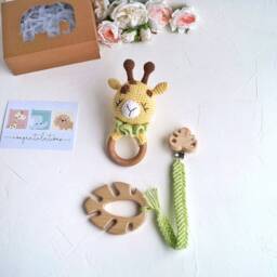 New Mom Gift Box Package, Neutral Basket With Giraffe Toy, Newborn Baby Safari - thumbnail 2