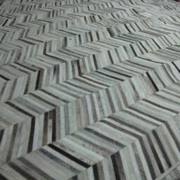 Cowhide Patchwork Rug Raw Leather Argentina - Free Shipping Cowhide Rugs Chrevron Mix Of Greys & Whites, 5' X 7' - thumbnail 2
