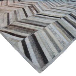 Cowhide Patchwork Rug Raw Leather Argentina - Free Shipping Cowhide Rugs Chrevron Mix Of Greys & Whites, 5' X 7' - thumbnail 3
