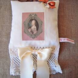 Shabby Cushion To Hang, Precious Lady Pattern - thumbnail 3