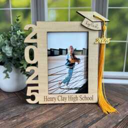 Personalized 2026 Graduation Tassel Holder Picture Frame, Custom 4x6 Frame Keepsake, High School Gift For Her - thumbnail 2