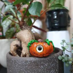 Creepy Cute Miniature Halloween Pumpkin, Glass Eye, Witches Kitchen - thumbnail 3