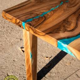 Square Resin & Walnut Coffee Table With Glowing Wooden Legs - thumbnail 4