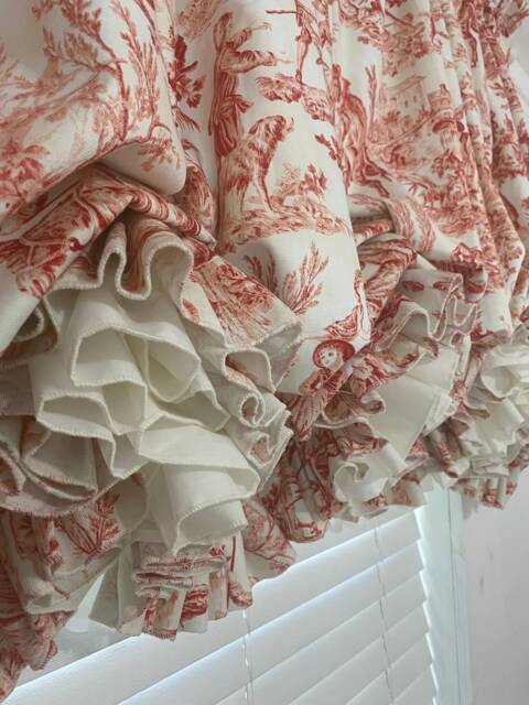 Riley Blake Fable Brown Or Red Toile & Unbleached Muslin Muslin Double Ruffle Balloon Curtain - image 1