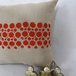 Grey Taupe Linen Hand Block Printed Pillow With Orange Circular Geometric Print - thumbnail 4