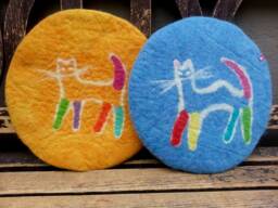 Handfelted Seat Cushion With A Cat For Chairs, Benches, Floors - thumbnail 1